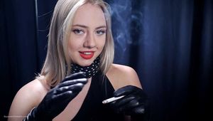 Blonde is smoking in a black leather gloves