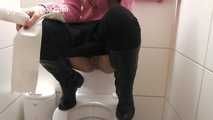 118012 Cynthia Vellons Pees In The Shopping Mall Toilet