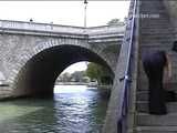 016077 Eve Takes Her First Pee In Paris