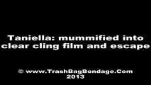 Taniella - Ball in Klarsichtfolie verpackt (video)