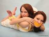 Ole Lykoile & Chica Chiquita - Zwei atemberaubende Modelle beschließen, es mit einer Seilbindung zu würzen