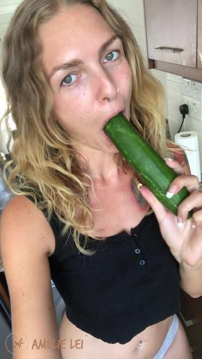 Fucking my pussy with a cucumber! Delicious snack! [EN]