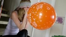 B2P oranger U16 *Happy Birthday mit verbundenen Augen
