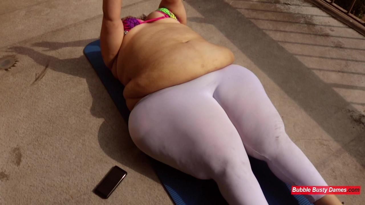 THE FATTY FITNESS 3 - STRAWBERRY CAKES Clip 3