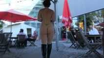 Bet - Naked in the restaurant garden