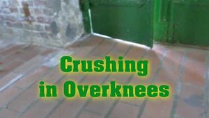 Crushing in Overknees