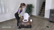 Mistress Tatjana's toilet slave Real time Pictures in pictures