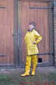 Unser neues Model Miss Clara in gelber Regenlatzhose und Friesennerz