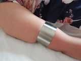 Wide metal ring for Janes soft upper arms