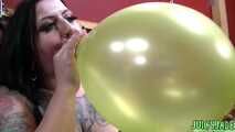 2 Girls: Balloon Fun with Jasmine Jade and Amara Zane 