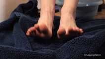 Wash feet