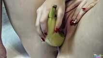 Kinky Florida Amateur Jessica Brown Playing With Her Vegetables