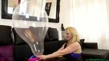 Spaß am Überblasen von Ballons mit der elektr. Pumpe