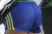 Watch Sandra on Inliner with her shiny nylon Shorts