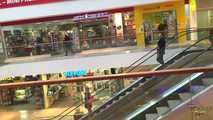 Bondage in Public: Einkaufscenter