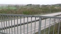 Extrem Ficken auf einer Autobahnbrücke