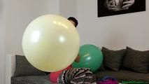 mit der Pumpe einige U16 Ballons aufpusten [NonPop]