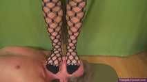 Miss July: facetrampling in net-stockings