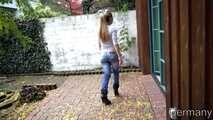 "Under german roofs" Alysia with Jeans