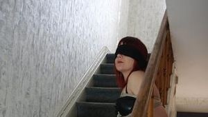 Kim auf der Treppe ausgetrickst BILDER