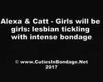 Alexa & Catt - Mädchen werden Mädchen: lesbische Kitzeln mit intensiver Bondage (video)
