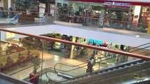 Bondage in publico: Centro commercial • Bondage in public: Shopping center