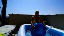 GYM Ball - fun in the pool